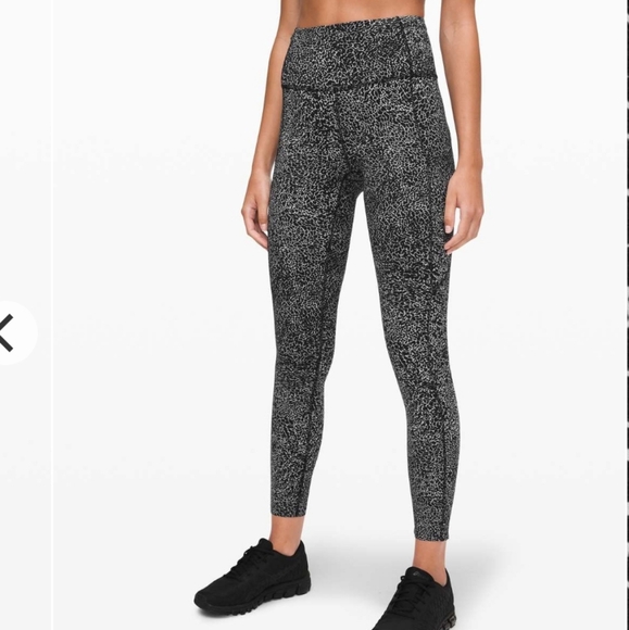 Lululemon Fast and Free Tight II 25" - Picture 1 of 6